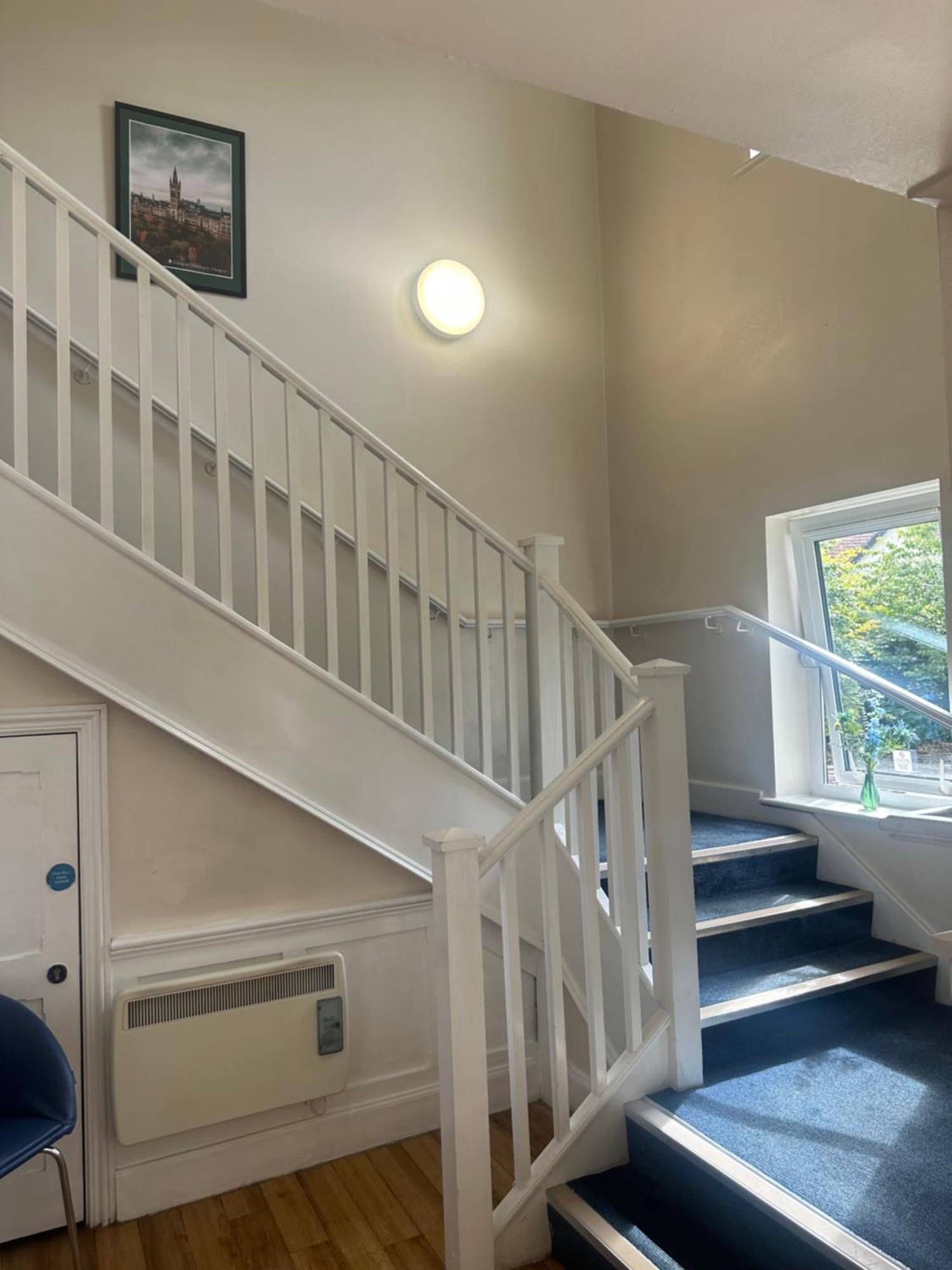 Go2 Glasgow Cumbernauld Hotel - Free Parking And Pet Friendly Zewnętrze zdjęcie