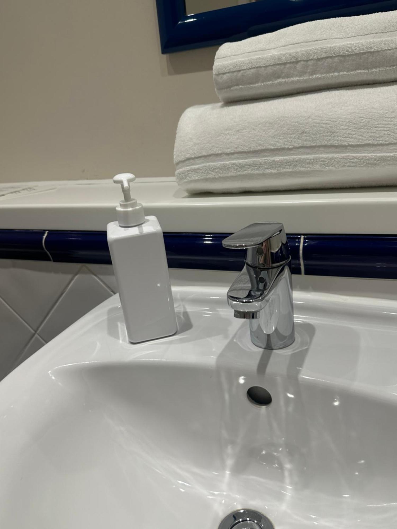 Go2 Glasgow Cumbernauld Hotel - Free Parking And Pet Friendly Zewnętrze zdjęcie