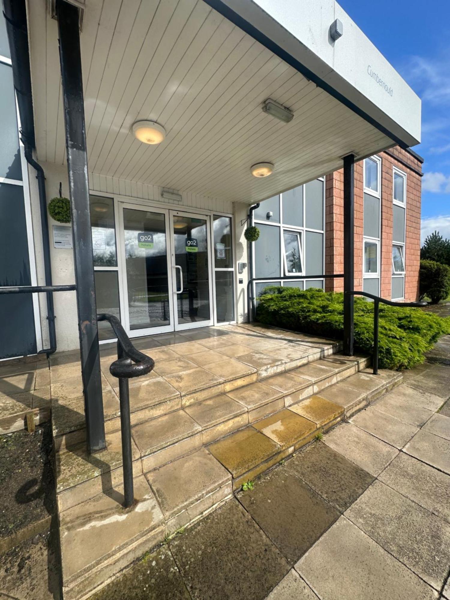 Go2 Glasgow Cumbernauld Hotel - Free Parking And Pet Friendly Zewnętrze zdjęcie