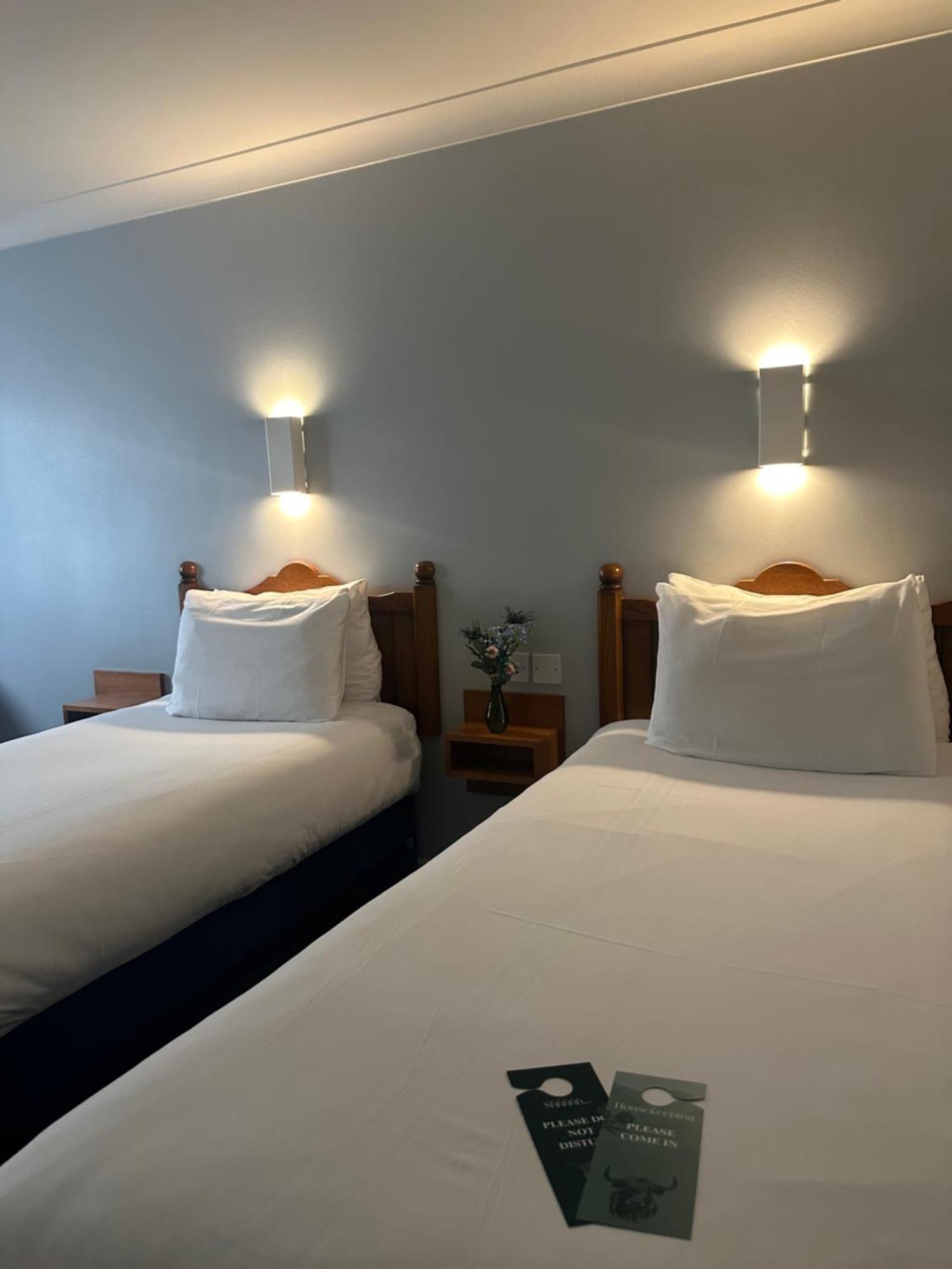 Go2 Glasgow Cumbernauld Hotel - Free Parking And Pet Friendly Zewnętrze zdjęcie